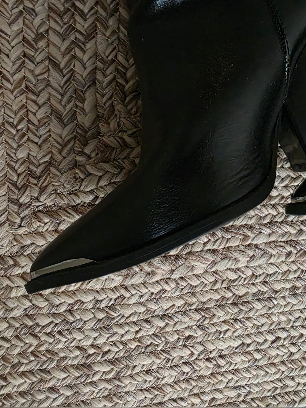 Women's Black Knee-High Pointed Toe Boots Used Excellent Condition